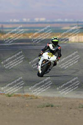 media/Aug-13-2023-CRA (Sun) [[1cfc37a6fb]]/Race 3 600 Superbike/Race/